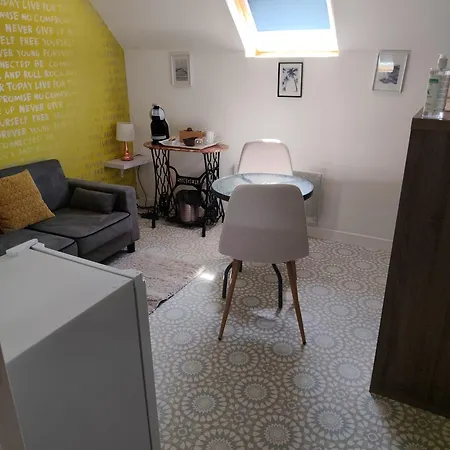 B&B A La Maison Du Bonheur